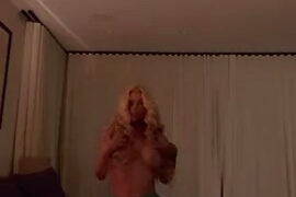 Iggy Azalea naked big boobs on bed – Onlyfans video leak